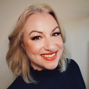 Meet your Posher, Holly